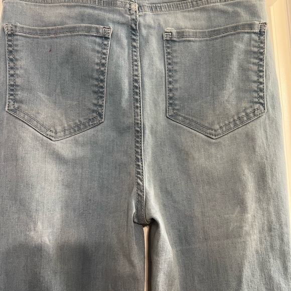 Bell bottomed jeans in used condition - Picture 4 of 8
